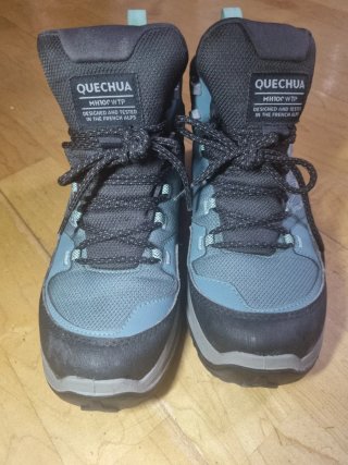Bota de trecking Talla 40 a prueba de agua