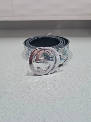 Cinturón Gucci GG Hebilla Dorada Marrón