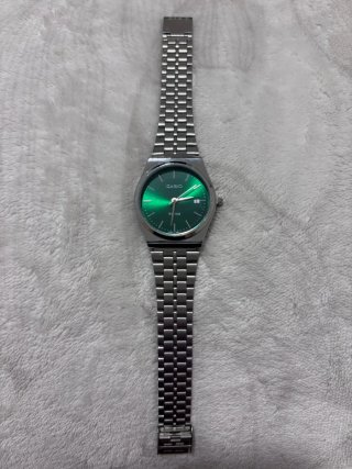 Casio MTP-B145 Reloj Verde y Plateado