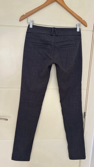 Pantalón Bershka tiro bajo gris