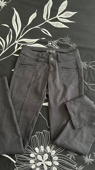 Pantalón Bershka tiro bajo gris