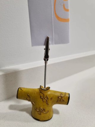 3 Sujetapapeles con pinza