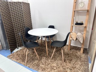 NUEVO JUEGO MESA REDONDA CON 4 SILLAS
