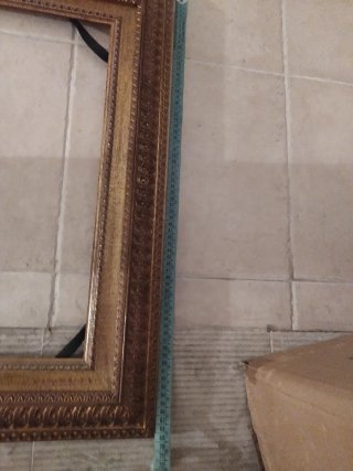 Cornice in legno dorato