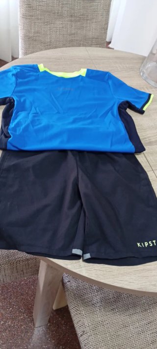 Conjunto deportivo azul y negro T12