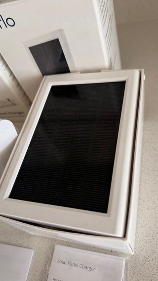 3 Arlo Essential Exterior HD 2Gen y 3 Panel solar