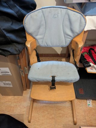 Trona de madera para bebé