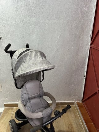 Triciclo infantil gris