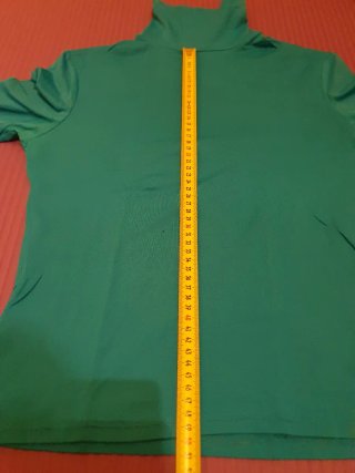 Jersey azul cuello alto básico