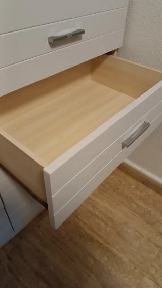 Cómoda y Mesitas de Noche Beige/Blanco