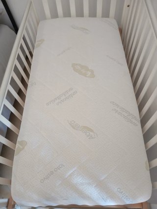 Lettino Pali in legno Con materasso antibatterico