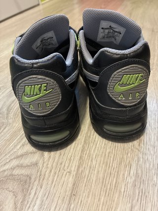 Zapatillas Nike Air Negro y Verde