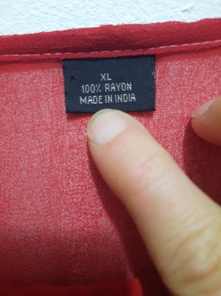 Kaftán rojo adornado