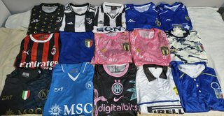 Camisetas de fútbol varias M preguntar