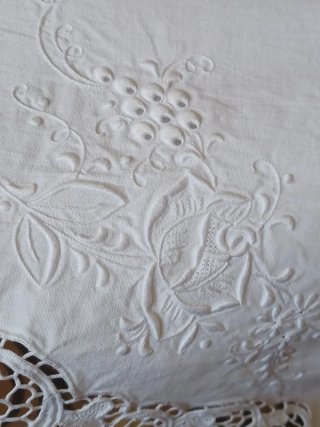 Lenzuolo vintage ricamato
