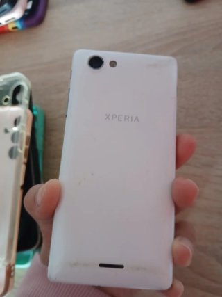 Sony Xperia J Negro