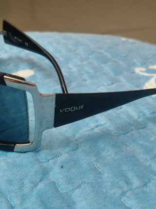 Gafas de sol mujer Vogue negras y plateadas