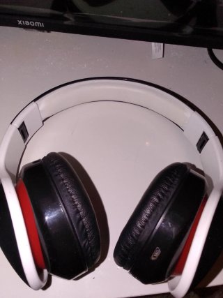 Auriculares Bluetooth Inalámbricos Negros y Blanco