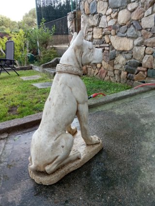 Estatua Perro de Piedra