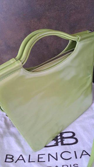 Borsa a spalla Balenciaga in pelle verde