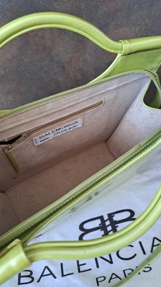 Borsa a spalla Balenciaga in pelle verde