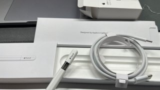 Apple Pencil, Earpods, Cable y Adaptador