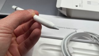 Apple Pencil, Earpods, Cable y Adaptador