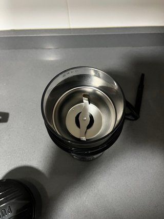 Molinillo de café Delonghi negro
