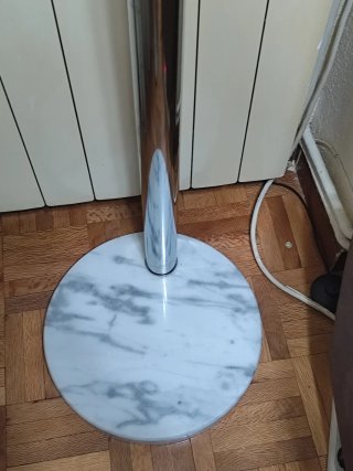 Lámpara de pie moderna mármol y metal