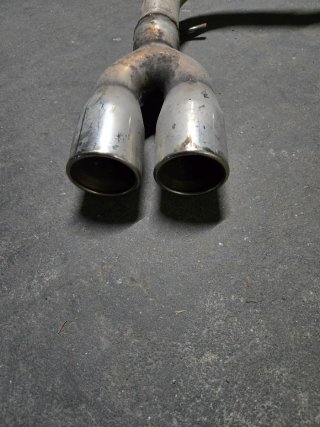 Tubo de escape doble