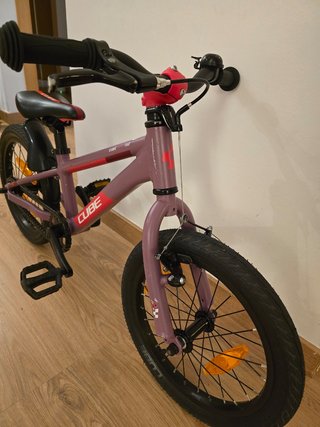 Bicicleta infantil Cube 160 morada