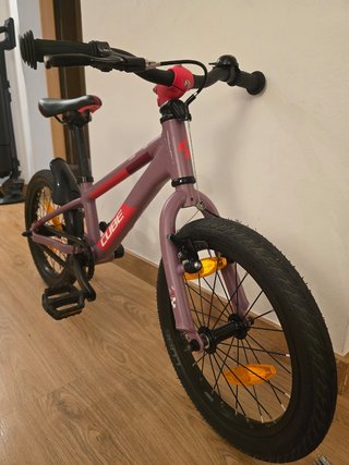 Bicicleta infantil Cube 160 morada