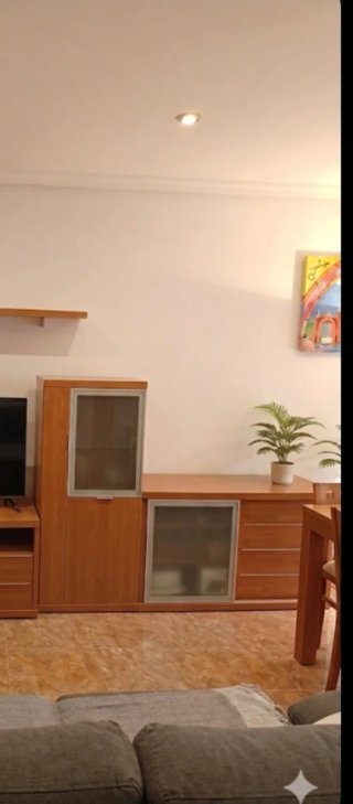 Mueble de comedor madera y cristal