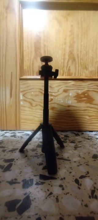 Trípode y Selfie Stick para Webcams