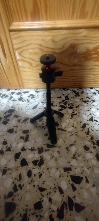 Trípode y Selfie Stick para Webcams