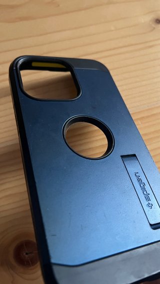 Funda Spigen iPhone 13 Pro Negra