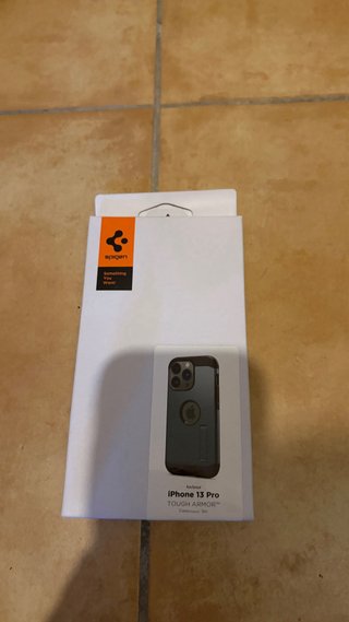 Funda Nueva Spigen iPhone 13 Pro