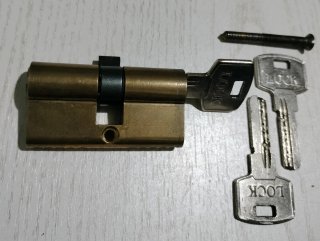 Cilindro de cerradura y llaves