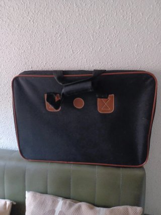 Bolso negro y marrón