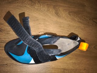 Pies de Gato Tenaya Tanta azules.