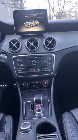 MERCEDES BENZ CLA 45 AMG 4MATIC