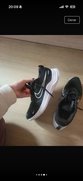 Tenis Nike Negros y Blancos