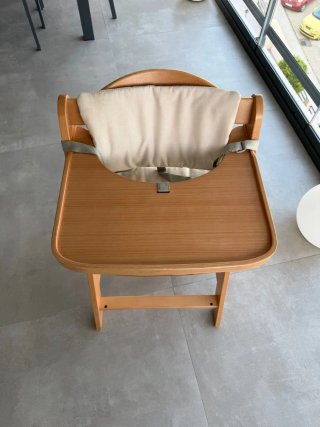 Trona madera BETA+