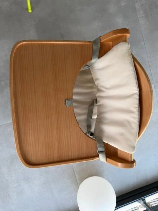 Trona madera BETA+