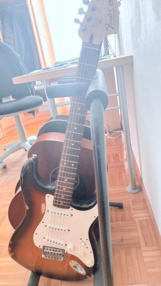 Vendo o cambio Stratocaster Guitarra Eléctrica