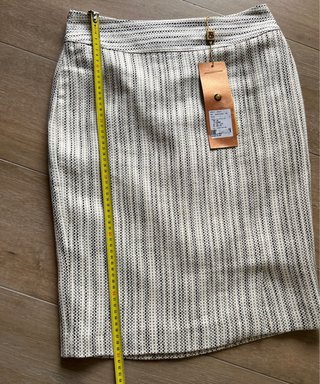 Conjunto Aibomito Chaqueta y Falda Talla 38