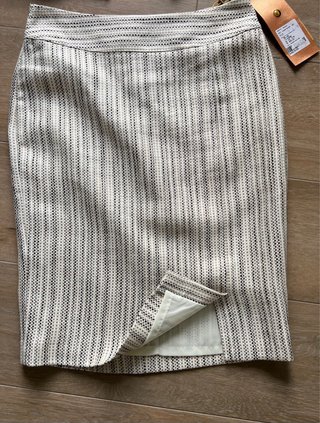 Conjunto Aibomito Chaqueta y Falda Talla 38