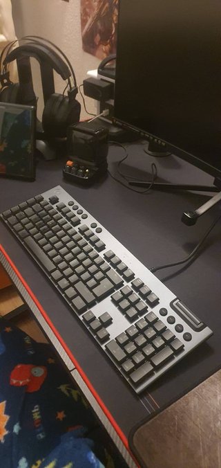 Teclado Logitech G815 RGB Mecánico