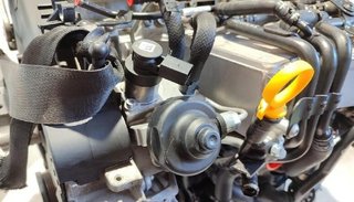Volkswagen carnp2348030 cuv 04l100091n motor cc b7