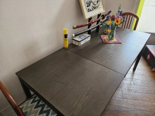 Mesa de comedor de madera